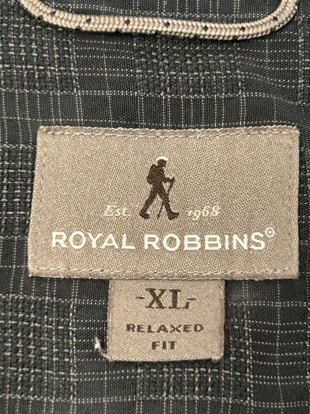 LOT OF 2 Royal Robbins Men’s Short-Sleeve Button-Down Shirts Charcoal Gray XL - Picture 8 of 9